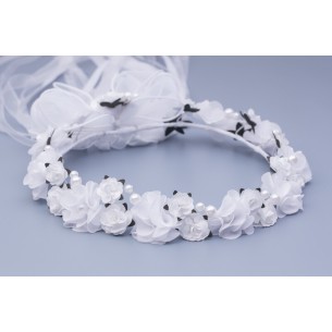White wreath 104