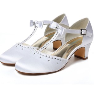 Balerinki. Buty komunijne na obcasie z cyrkoniami